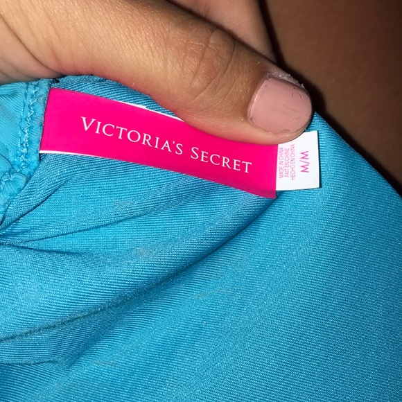 Victoria’s Secret bikini top - Picture 2 of 2